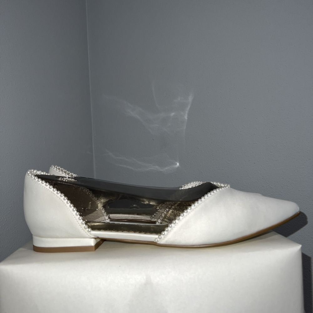 Adrianna Papell White Pearl-Trim Pointed Toe Flats